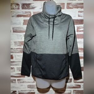 Columbia Women's Two-Tone Gray and Black Sweater